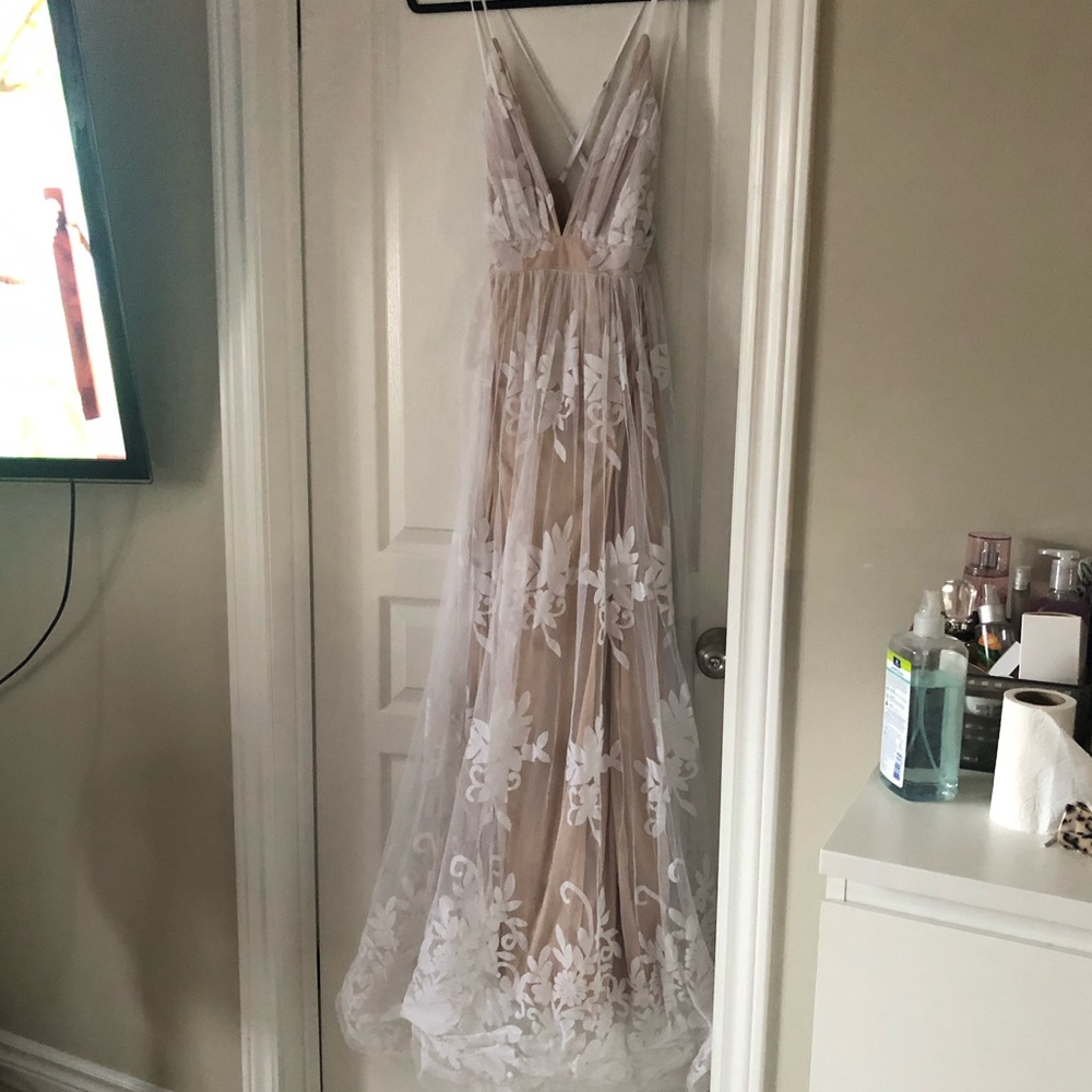 Lace dress with nude underlay